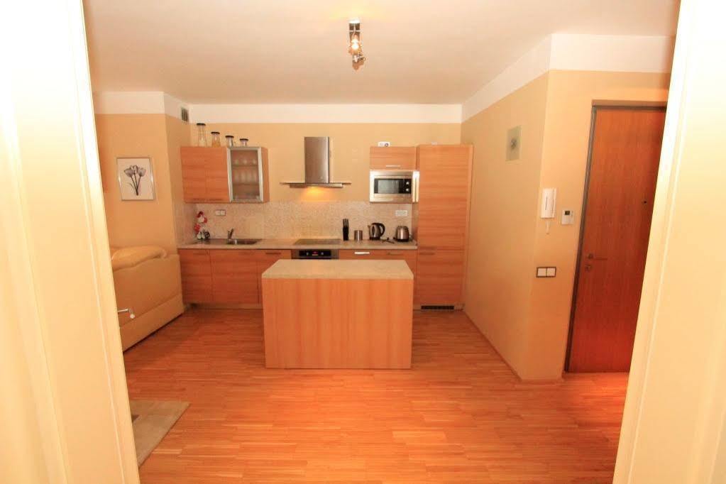 Luxury Apartment River Diamond Residence Prag Exterior foto